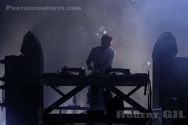 JAMIE XX - 2015-08-29 - SAINT CLOUD - Domaine National - Scene de l'Industrie - 